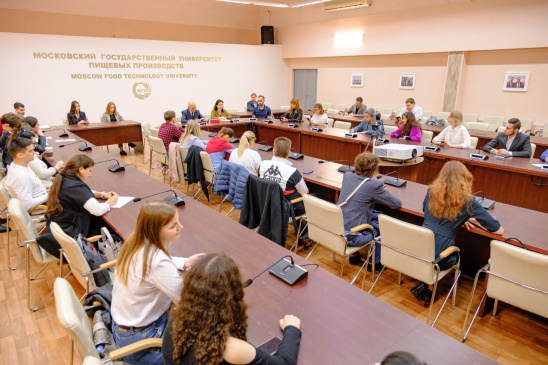 Поздравляем с Днем аспирантов!